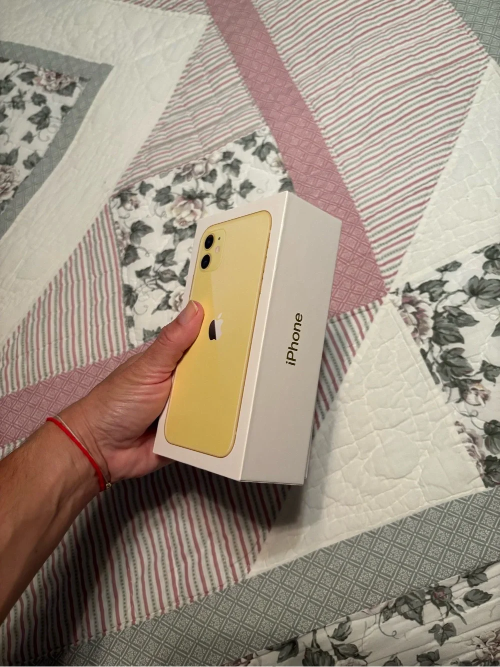 APPLE IPHONE 11 - Yellow